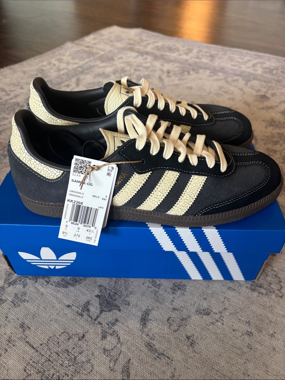 NEW adidas Men’s Samba Shoes - size 9.5 - carbon/warvan/gum5